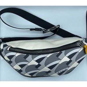 Coach Men’s Warren Belt Bag